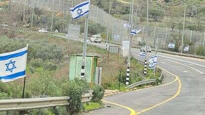 פרויקט הדגלים לאורך כביש 60 | דוברות בנימין