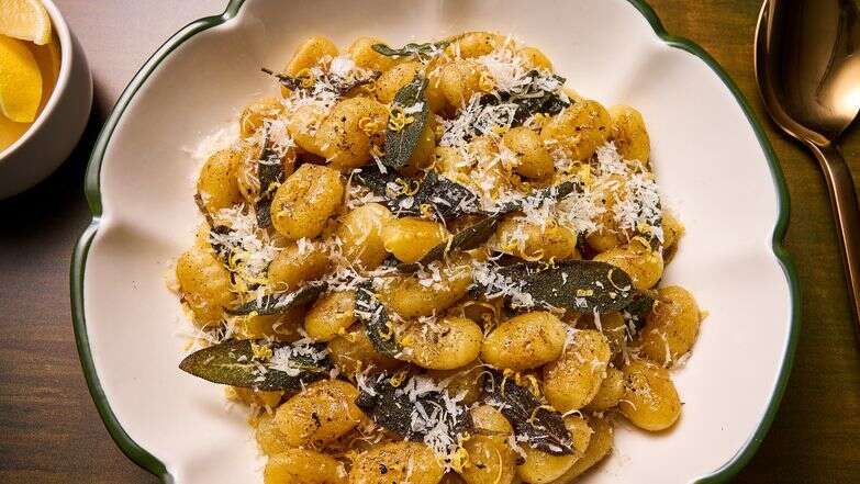 ניוקי עם חמאה חומה ומרווה | לורן בולבין/הוושינגטון פוסט