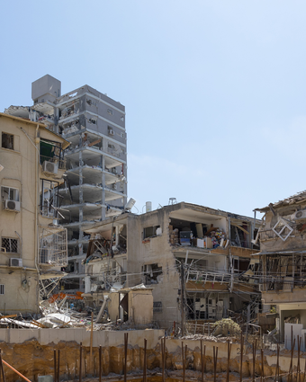 מתוך ההריסות דף הבית | לירון מולדובן