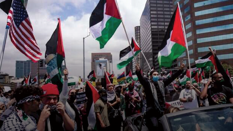הפגנת תמיכה בפלסטינים ליד הקונסוליה הישראלית בלוס אנג'לס. | EPA