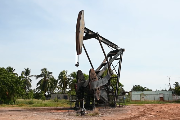 מתקני נפט בוונצואלה | צילום מסך מיוטיוב מתקני נפט בוונצואלה | צילום מסך מיוטיוב