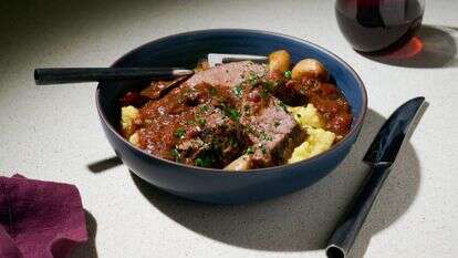 צלי בקר | מרווין ג'וזף - TWP; סטיילינג אוכל: ליסה צ'רקסקי צלי בקר | מרווין ג'וזף - TWP; סטיילינג אוכל: ליסה צ'רקסקי