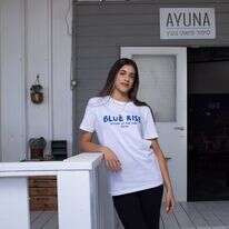 נירלט משיקה חולצת טי במהדורה מוגבלת בהשראת צבע השנה של החברה - BLUE RISE 2026 | מיכאל טופיול