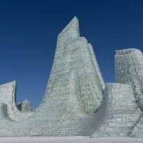 מבנה קרח ענק בפסטיבל הקרח והשלג השנתי בחרבין | AP