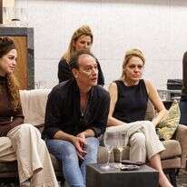 שחקני ההצגה "פעולות פשוטות" בתיאטרון הבימה | גל רוזנמן