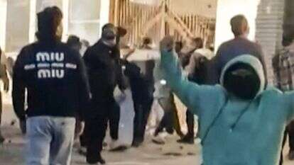 מחאות באיראן שנגרמו עקב חוסר שביעות רצון מהקיפאון הכלכלי במדינה | AFP מחאות באיראן שנגרמו עקב חוסר שביעות רצון מהקיפאון הכלכלי במדינה | AFP