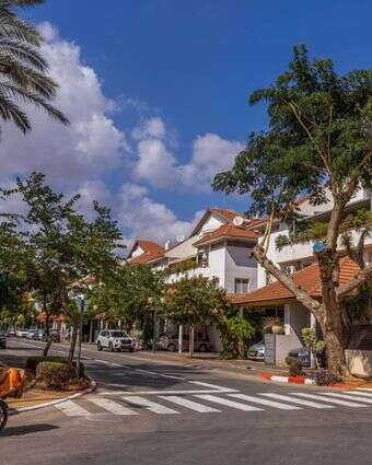 העיר החילונית בחרה דווקא ברב חרדי. הוד השרון | יוסי אלוני