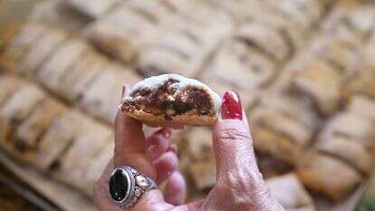 העוגיות שמירי מכינה – וכולם עוצמים עיניים | אפרת ליכטנשטט