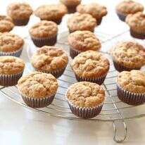 מיני־מאפינס בננה וחמאת בוטנים | אפרת ליכטנשטט