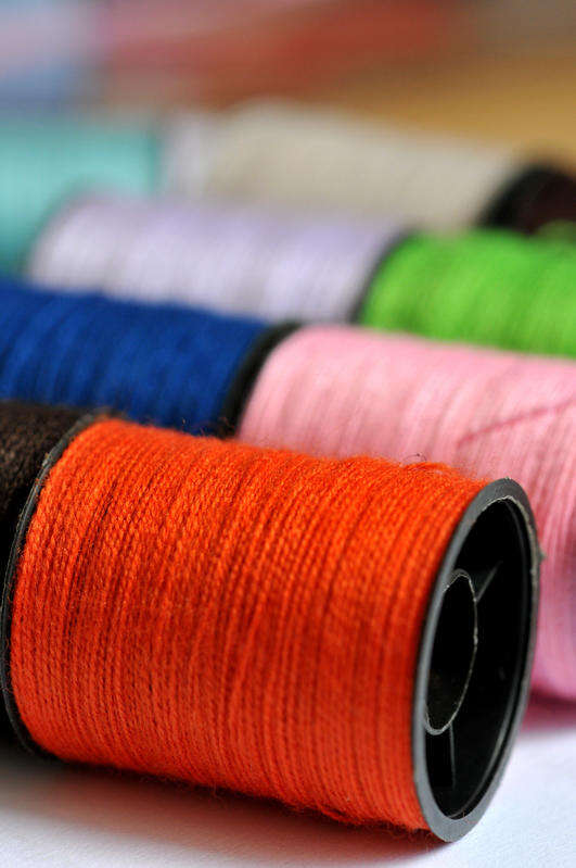 סלילי כותנה שונים לתפירה | סופי גורדון / פלאש 90