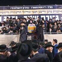 במת הרבנים בהפגנת החרדים בירושלים, שבה נדרס הנער יוסף איזנטל | חיים גולדברג, פלאש 90