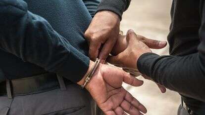 מעצר אילוסטרציה | שאטרסטוק