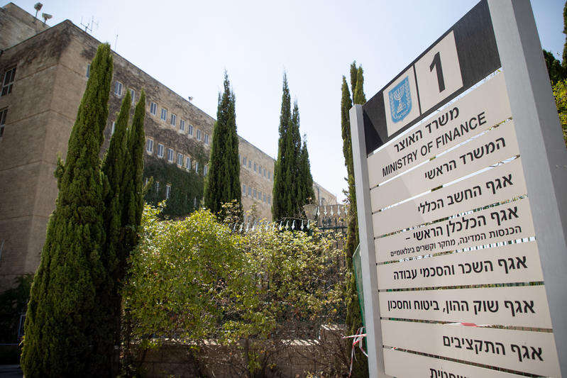 קטר המשק הישראלי נמצא בסכנה – ומנהלי משרד האוצר נכנסים לעובי הקורה
