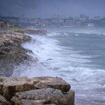 סערה בחופי תל אביב | אבשלום ששוני, פלאש 90