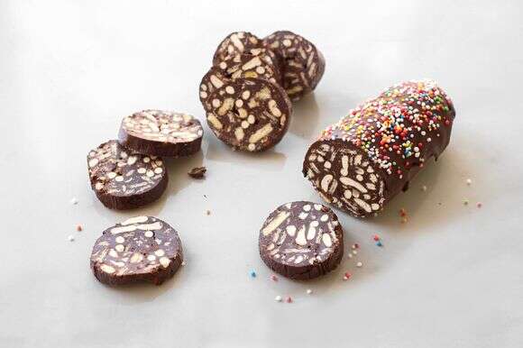 גליל שוקולד משאריות מתוקות – קינוח בלי חוקים | אפרת ליכטנשטט