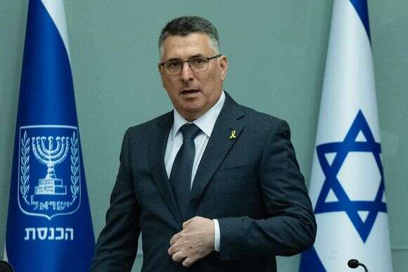 שר החוץ גדעון סער | יונתן זינדל, פלאש 90 שר החוץ גדעון סער | יונתן זינדל, פלאש 90