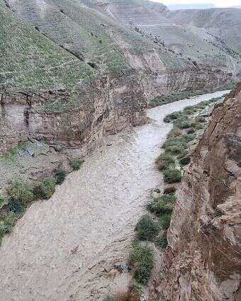 נחל אוג שוטף היום בעוצמה, כדוגמה לעוצמת זרימת המים בסופה הנוכחית | אסף שלמה מזרחי, רשות הטבע והגנים