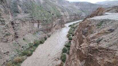נחל אוג שוטף היום בעוצמה, כדוגמה לעוצמת זרימת המים בסופה הנוכחית | אסף שלמה מזרחי, רשות הטבע והגנים