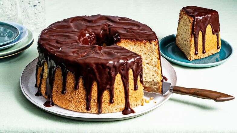 עוגת שיפון אגוזי לוז עם גנאש נוטלה | סקוט סוצ'מן/הוושינגטון פוסט; עיצוב אוכל: ליסה צ'רקסקי