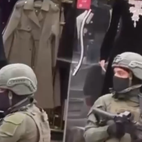 ערבים ישראלים התחפשו ללוחמים ישראלים ושדדו חנות זהב באזור חברון | צילום מסך מתוך טוויטר ערבים ישראלים התחפשו ללוחמים ישראלים ושדדו חנות זהב באזור חברון | צילום מסך מתוך טוויטר