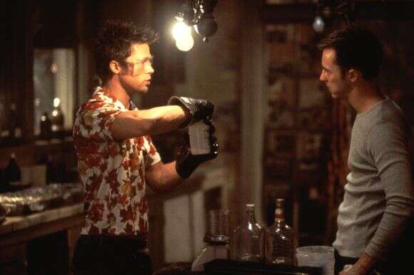 כאילו המדד לאנושיות הוא מה אני מייצר ומה אני יכול לקנות. "מועדון קרב" | באדיבות יס כאילו המדד לאנושיות הוא מה אני מייצר ומה אני יכול לקנות. "מועדון קרב" | באדיבות יס