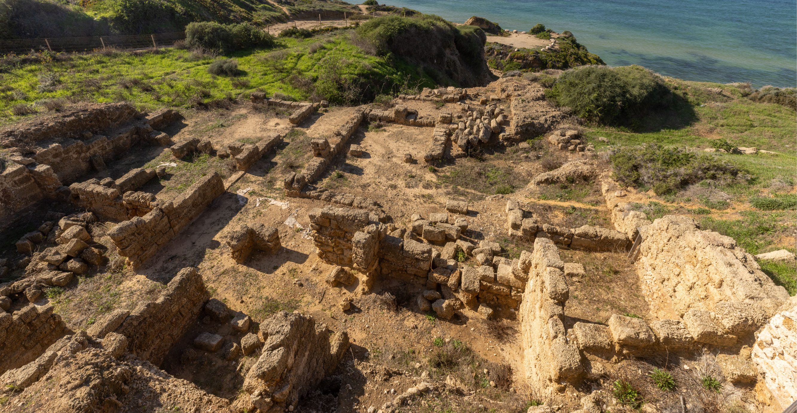אלפי שנות יישוב. חורבות "הווילה הרומאית", כנראה בית המכס הקדום | יוסי אלוני