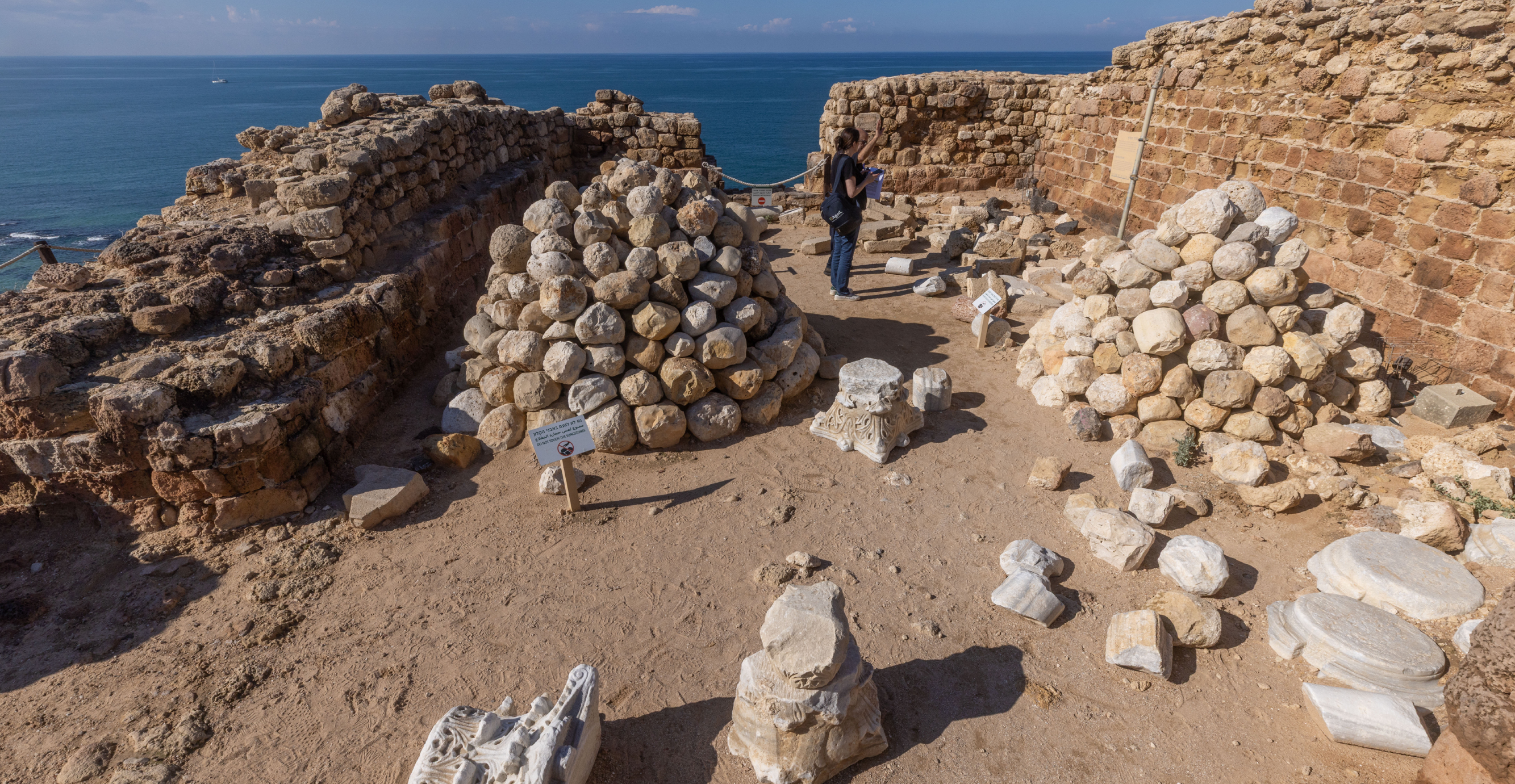 עדות למתקפה האלימה. גל אבני הבליסטראות | יוסי אלוני