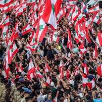 הפגנות המונים באחד מהכבישים הראשיים של ביירות | AFP