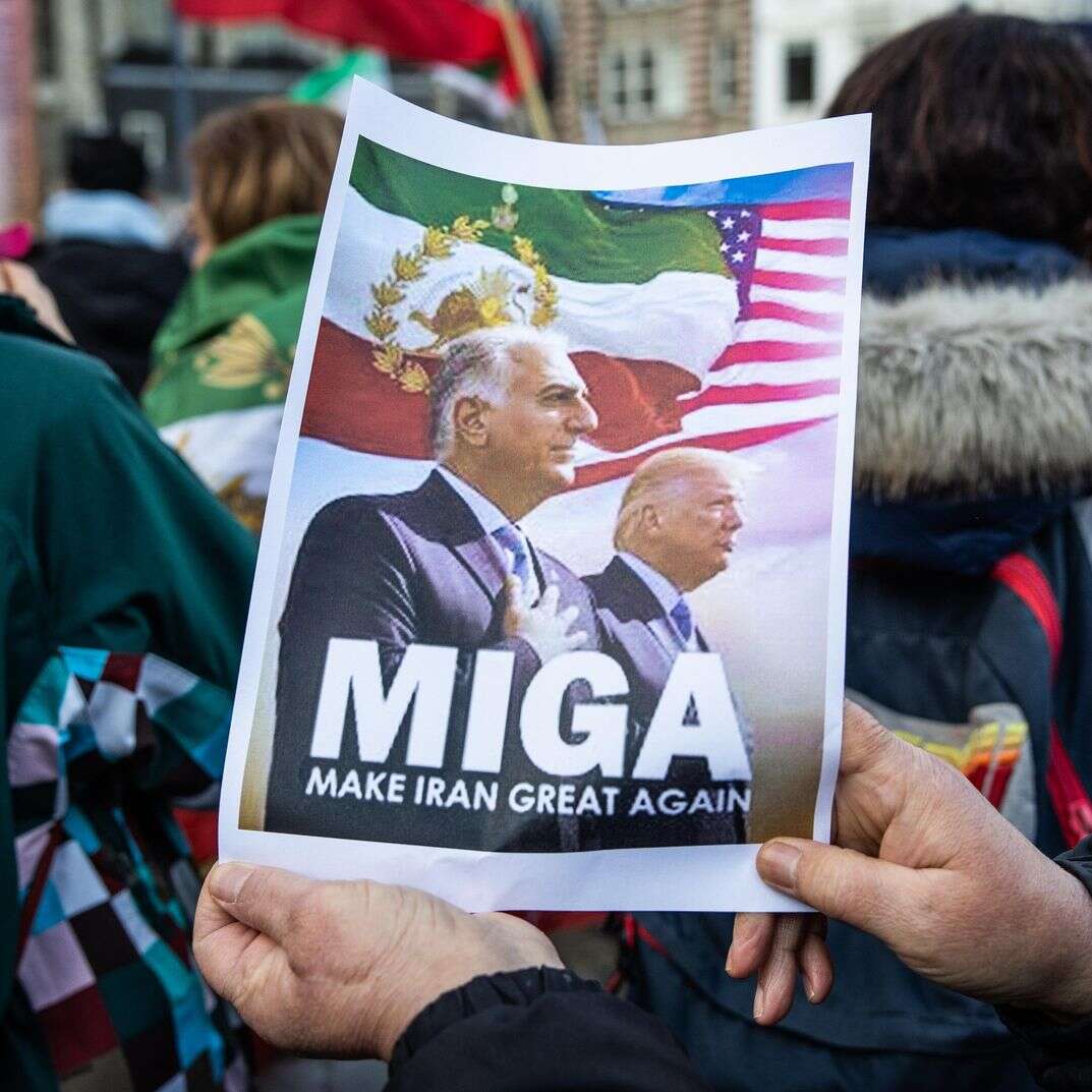 אנשים משתתפים בצעדת סולידריות למען המחאות באיראן, באמסטרדם | EPA