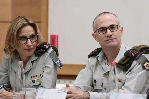 "לדעתי אפק הפגין אבירות, ואני גאה שכתבתי את זה". הפצ"רים לשעבר | תומר נויברג, פלאש 90