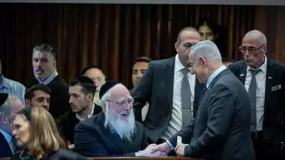 רה"מ נתניהו וסגן שר התקשורת הטרי, אייכלר. אירוע דרמטי באגודת ישראל | יונתן זינדל, פלאש 90