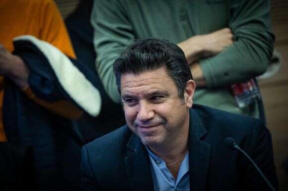 עמרי אסנהיים | יונתן זינדל, פלאש 90