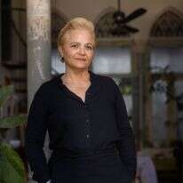 שרה אוהבת לשחק אותה דף הבית | אריק סולטן