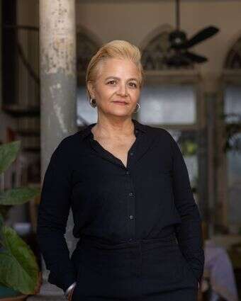 שרה אוהבת לשחק אותה דף הבית | אריק סולטן