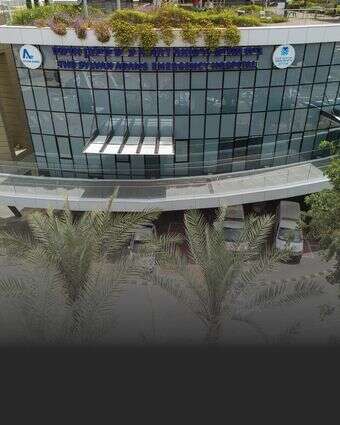 ללא כיסוי | מתניה טאוסיג, פלאש 90