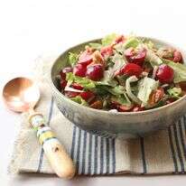 סלט חסה ודובדבנים | אפרת ליכטנשטט סלט חסה ודובדבנים | אפרת ליכטנשטט