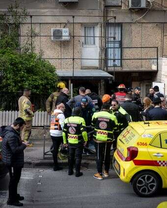 כוחות ההצלה והביטחון בזירת האסון בירושלים | חיים גולדברג, פלאש 90