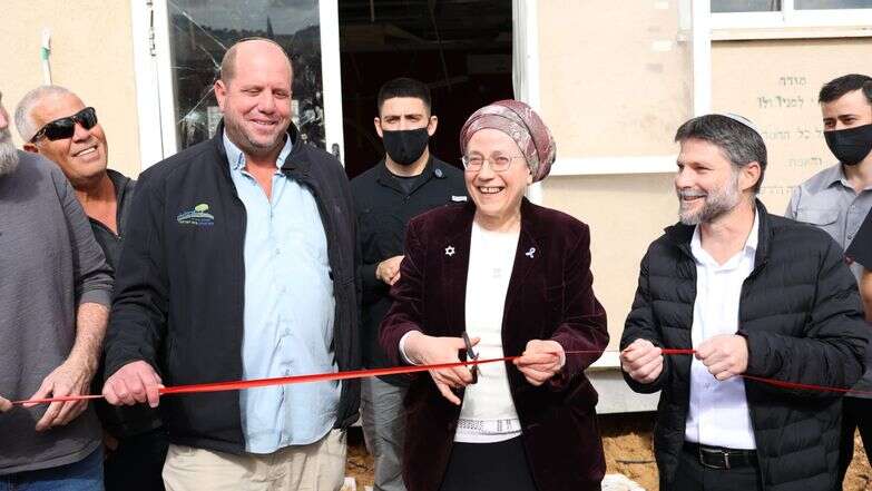 סמוטריץ', סטרוק וירון רוזנטל בטקס הנחת אבן הפינה ליישוב החדש "יציב" בגוש עציון (שדמה לשעבר) | משה אפנזר