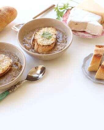 מרק בצל צרפתי | אפרת ליכטנשטט מרק בצל צרפתי | אפרת ליכטנשטט