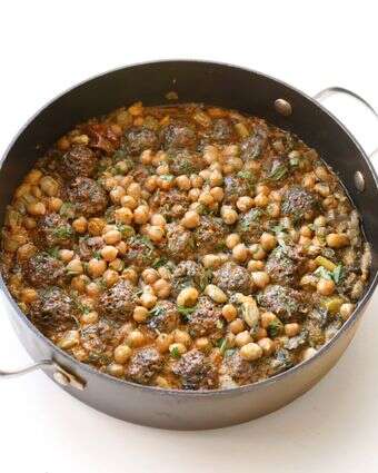 קציצות בשר במנגולד וחומוס של סירי שישי | אפרת ליכטנשטט קציצות בשר במנגולד וחומוס של סירי שישי | אפרת ליכטנשטט