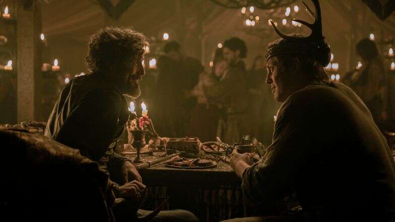 דניאל אינגס, משמאל, וקלאפי, שחקן רוגבי לשעבר | סטפן היל/HBO