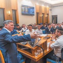 מעביר דף | יוסי אלוני מעביר דף | יוסי אלוני