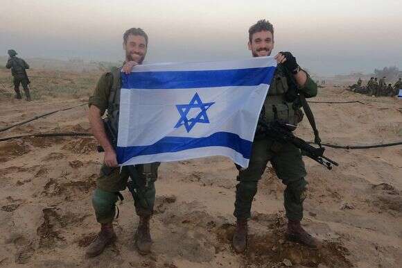 "באו מרקעים שונים, ועם זאת אהבו זה את זה אהבה גדולה". גל איזנקוט ואיל ברקוביץ' | באדיבות המשפחה