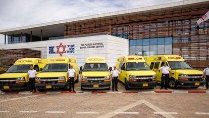 חמשת האמבולנסים | צילום: דוברות מד"א