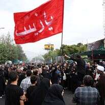 מוסלמים שיעים
בתהלוכת הצ'הלום השנתית לכבודו של האימאם חוסיין בן־עלי, טהרן | איי.אף.פי מוסלמים שיעים
בתהלוכת הצ'הלום השנתית לכבודו של האימאם חוסיין בן־עלי, טהרן | איי.אף.פי