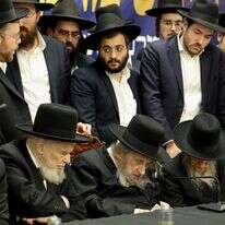 הרב דב לנדו במהלך פגישה לדיון בגיוס חרדים לצה"ל | שלומי כהן - פלאש 90