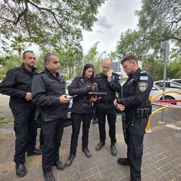 שוטרי תחנת זבולון לאחר האירוע | דוברות המשטרה שוטרי תחנת זבולון לאחר האירוע | דוברות המשטרה