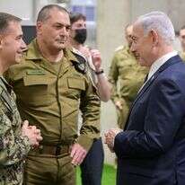נתניהו וזמיר עם אדמירל קופר בבסיס האמריקני בקריית־גת, אוקטובר 2025 | מעיין טואף, לע"מ