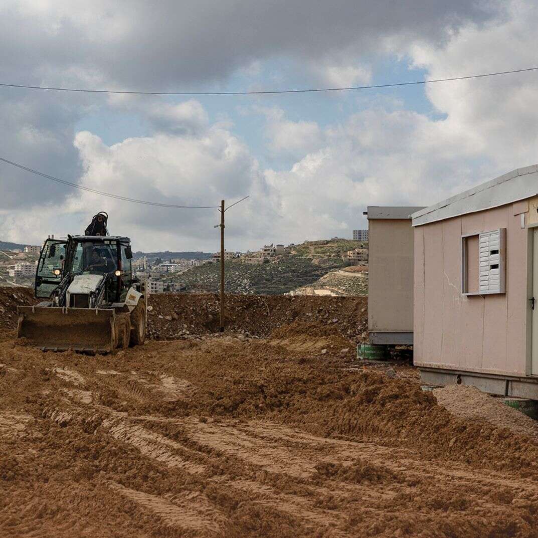 אמת ויציב | נעמה שטרן אמת ויציב | נעמה שטרן
