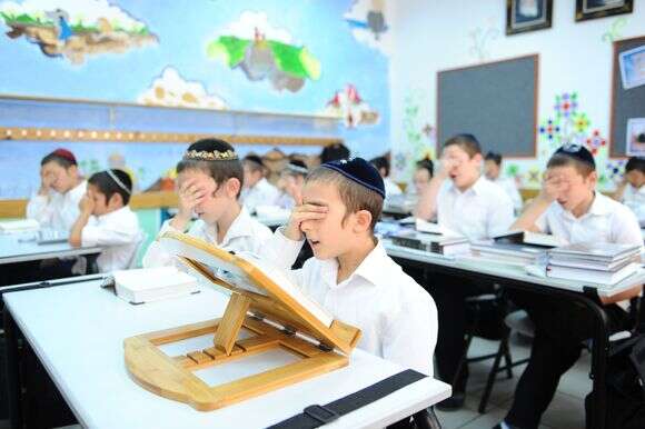 בית ספר חרדי בביתר עילית. למצולמים אין קשר לכתבה | מנדי הכטמן